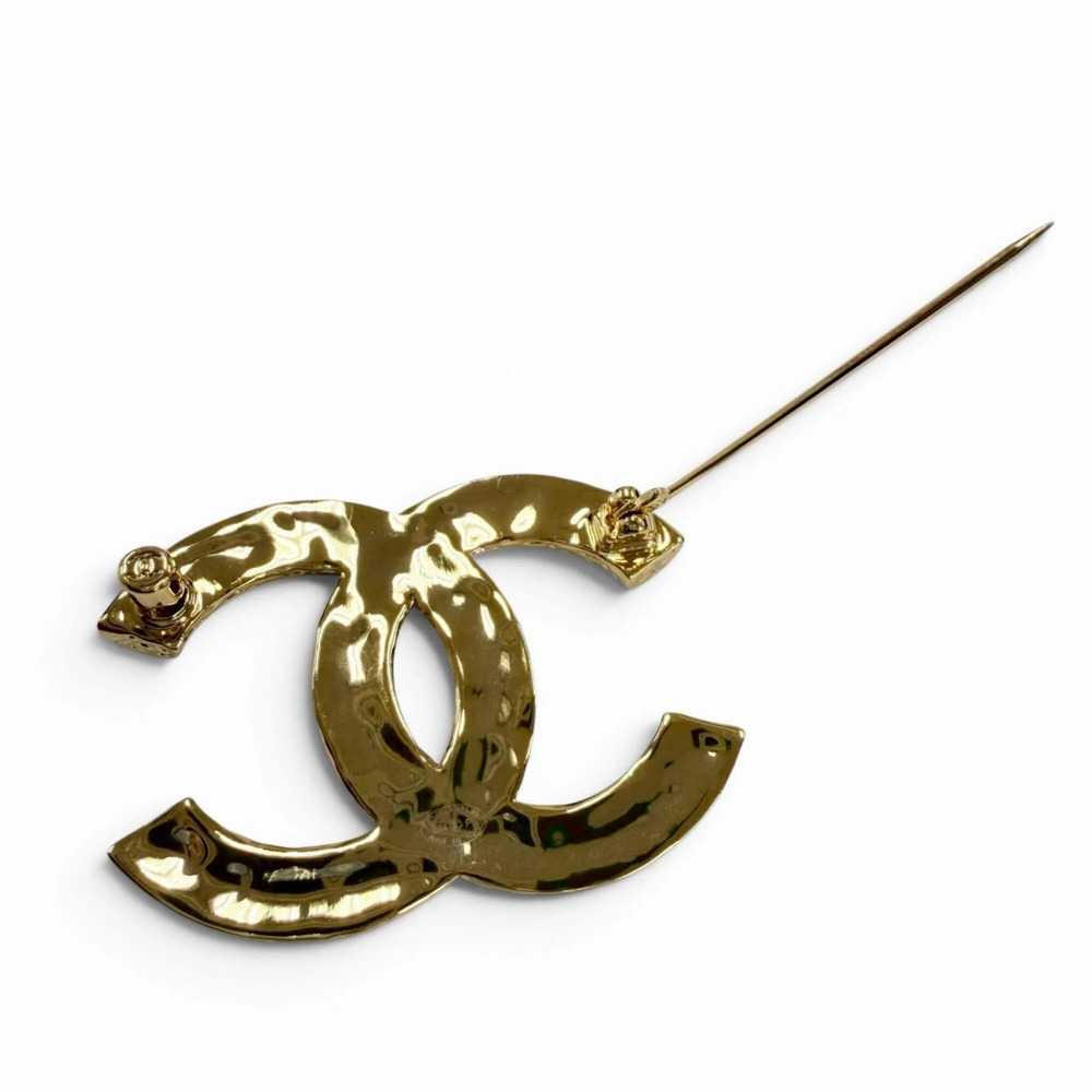 CHANEL Black Logo Brooch - Picture 4 of 6